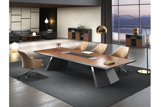 Romantic Meeting Table